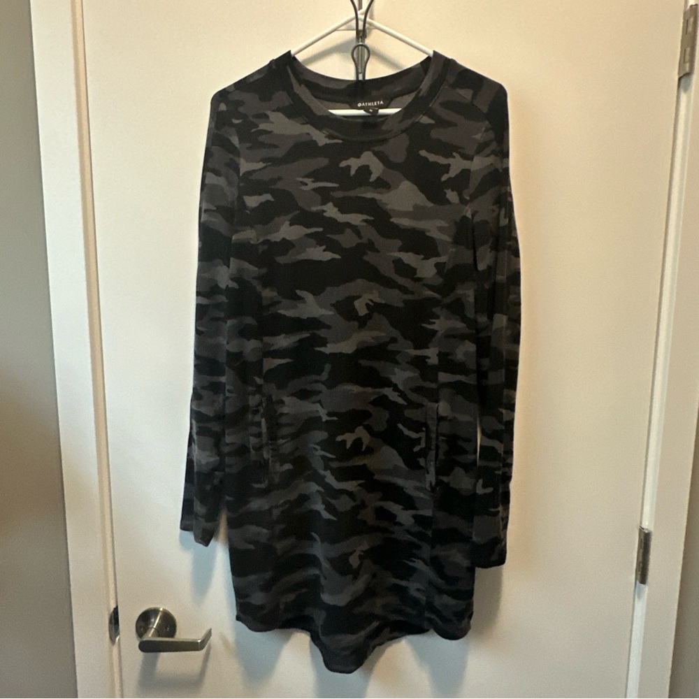 Athleta Camo Tunic Dress Medium Gray Black Camouflage Pullover Pockets